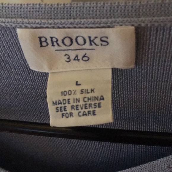 Brooks light blue long sleeve, v-neck sweater. - Picture 2 of 3